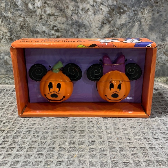 Disney Mickey and Minnie Ceramic Salt and Pepper Shakers - Picture 1 of 5